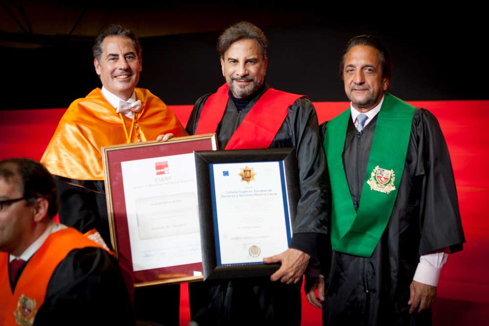 Eugenio Zanetti recibe el Honorary Degree de ESERP