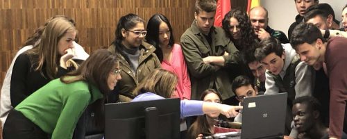 Alumnos de nuestros alumnos de ESERP Barcelona disfrutando de su visita a la Ciudad de la Justicia en Barcelona